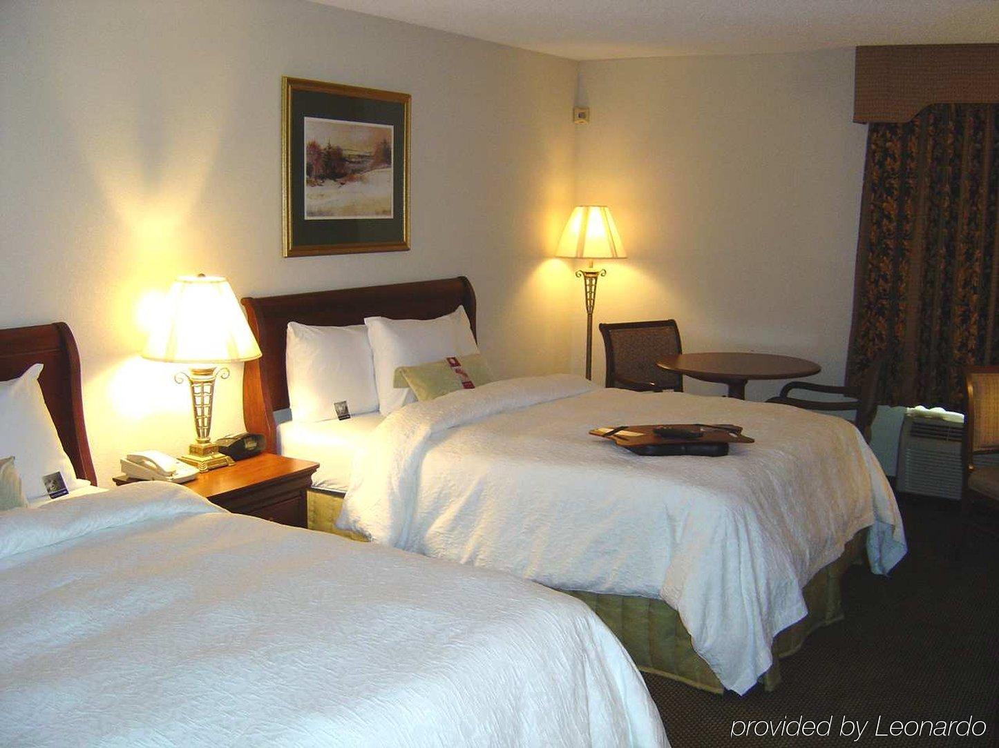 Hampton Inn Tulsa Sand Springs Номер фото